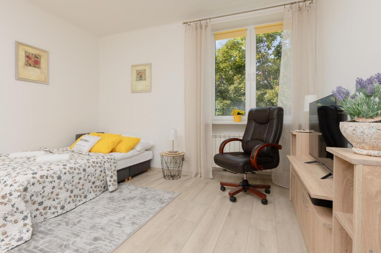 Raclawicka Cozy Studio Apartment By Noclegi Renters Warsaw Exterior photo